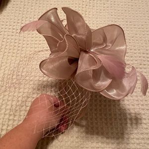 Light pink fascinator